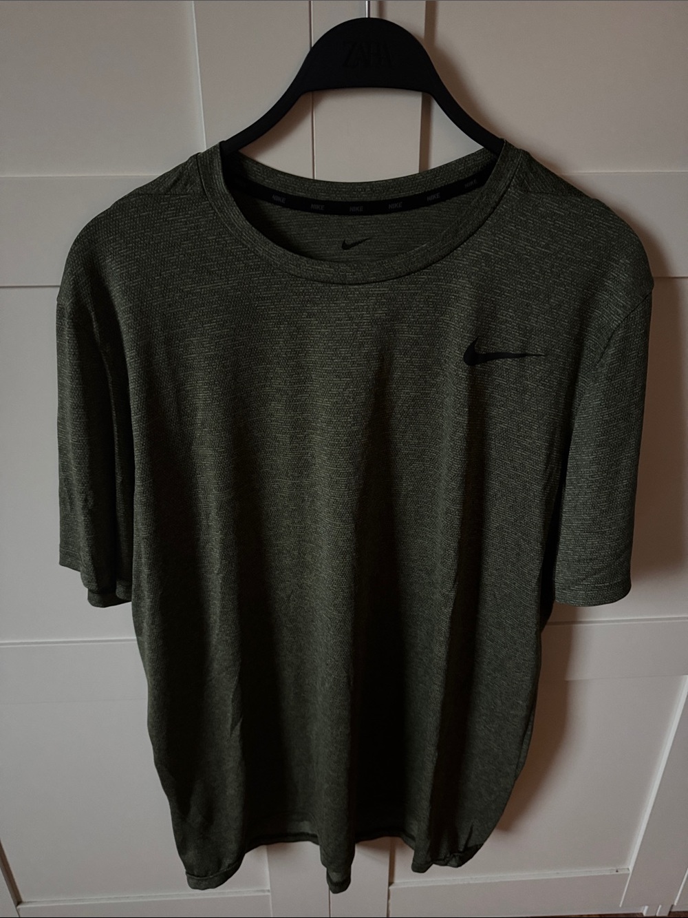 Nike Men’s Short Sleeve Tee in Olive Green